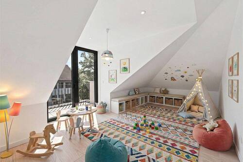 Kinderzimmer mit Balkon im DG - 