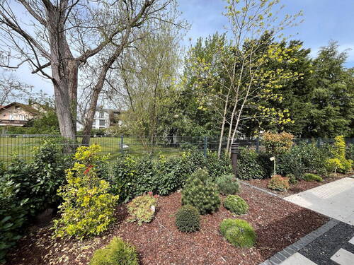 Idyllisch angelegter Garten - 