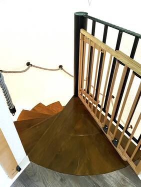 Treppe ins UG - 