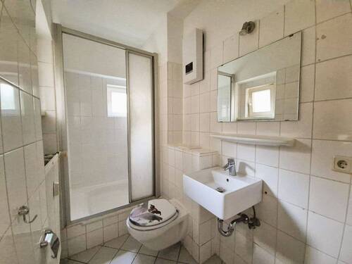 Duschbad mit Fenster.jpg - 