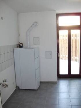 Küche mit Ausgang zur Terrasse - 3 Zimmer Etagenwohnung zur Miete in Altenburg