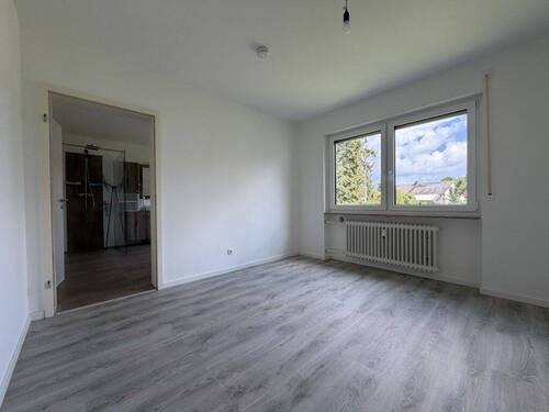 Schlafzimmer mit Zugang zum Bad - 