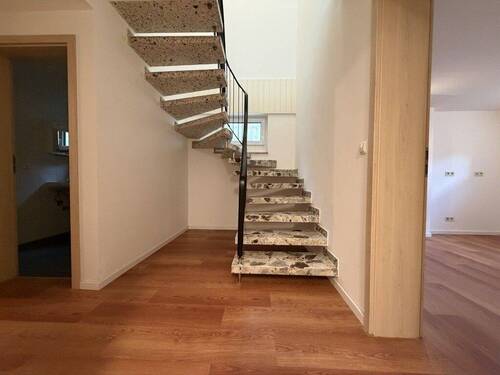 Treppe zum UG - 