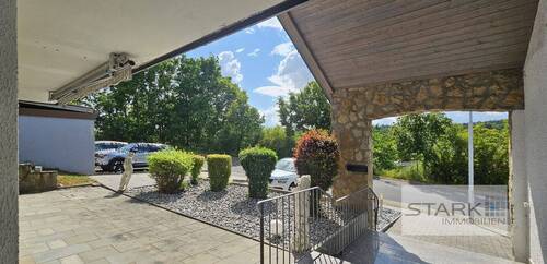 A Eingangsbereich.jpg - 8 Zimmer Mehrfamilienhaus, Wohnhaus in Grünsfeld