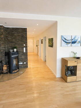 Flur + Kamin - Wohnung 1 - 