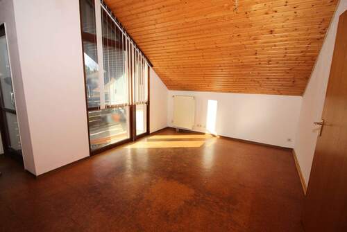 Zimmer OG mit Loggia - 