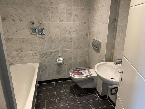 Bad - 2 Zimmer Etagenwohnung zur Miete in Magdeburg