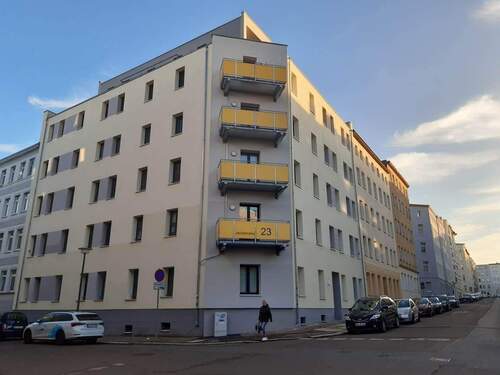 Objektansicht - Luxuriöse 4 Raumwohnung mit Fußbodenheizung, Wanne und Dusche, Hauswirtschaftsraum, Parkett!