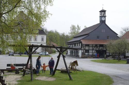 Bild 1 - Wohnung mit Balkon & Küche auf dem Rittergut Kirchberg