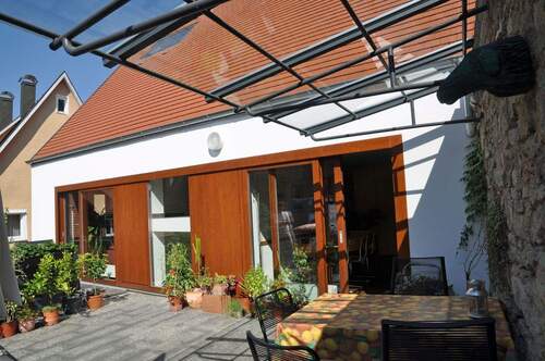 Terrasse im Sommer.jpg - 5 Zimmer Mehrfamilienhaus, Wohnhaus in Weikersheim