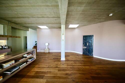 Offene Küche mit Aufgang zur Dachterrasse - 