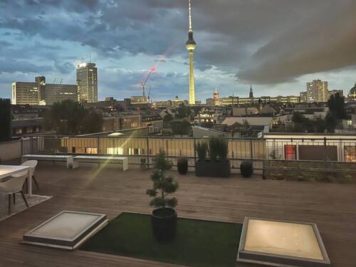 Blick über Berlin bei Nacht - Etagenwohnung mit 295,20 m&sup2; in Berlin zum Kaufen