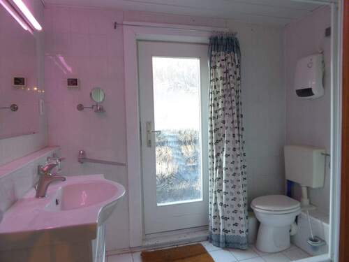 Bad/WC zu Zimmer 8 im DG - 