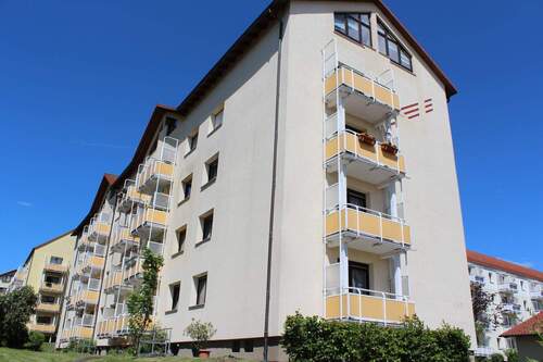 Hausansicht - zentral und barrierearm - 409,00 EUR Kaltmiete, ca.  60,10 m² Wohnfläche