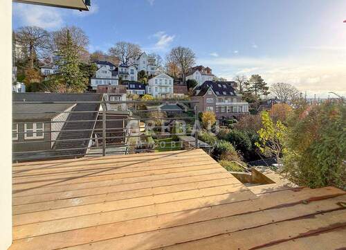 Terrasse vor dem Wohn-Essbereich - Etagenwohnung mit 144,00 m² in Hamburg zur Miete