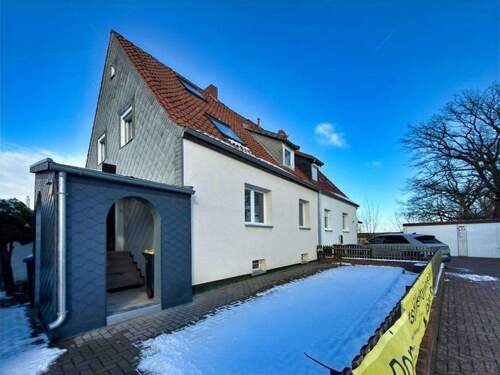 Außenansicht Haus - Großzügiges Wohnen in Hemmingen - Ein-Zweifamilienhaus