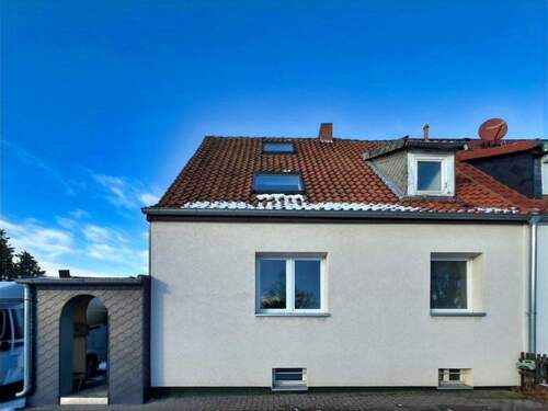 Außenansicht Haus - 7 Zimmer Doppelhaushälfte zum Kaufen in Hemmingen