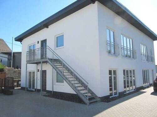 Hausansicht Hofseite - Stairways to heaven- tolle, junge Wohnung 2 ZKB