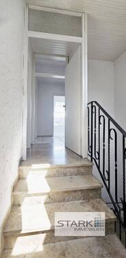DG Treppenhaus Eingang.jpg - 