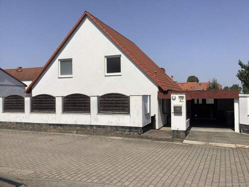 Strassenansicht - 6 Zimmer Einfamilienhaus zum Kaufen in Westeregeln