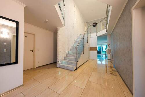 Eingangsbereich - 6 Zimmer Einfamilienhaus zum Kaufen in Hückelhoven / Millich