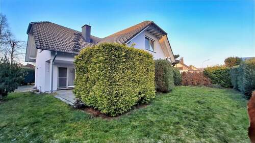 Süd-/ Ostansicht - 4 Zimmer Einfamilienhaus zum Kaufen in Niddatal