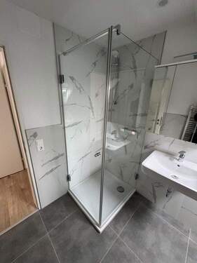 Bad 2 - 3 Zimmer Etagenwohnung zur Miete in Deizisau