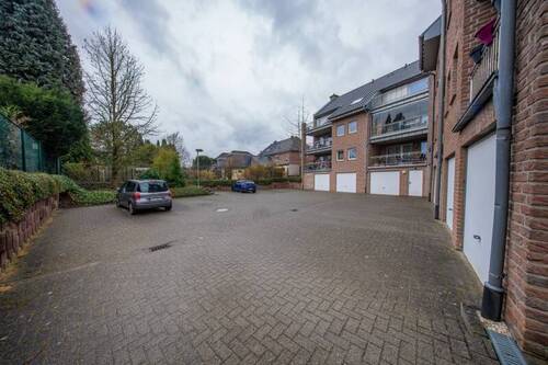 Innenhof mit Stellplatz - 