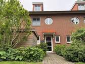 Vorgarten - Reihenmittelhaus mit 130,30 m² in Wentorf bei Hamburg zum Kaufen