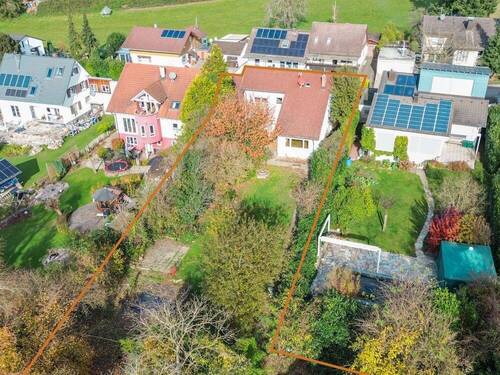 Das Haus mit Grundstück aus der Südansicht - 1 Zimmer Mehrfamilienhaus, Wohnhaus zum Kaufen in Rümmingen