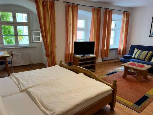 1. Zimmer (2) - 1 Zimmer Einfamilienhaus in Burghausen