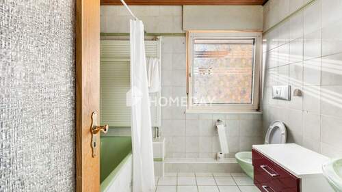 EG Badezimmer 1 - Einfamilienhaus mit 340,00 m&sup2; in Forchheim zum Kaufen