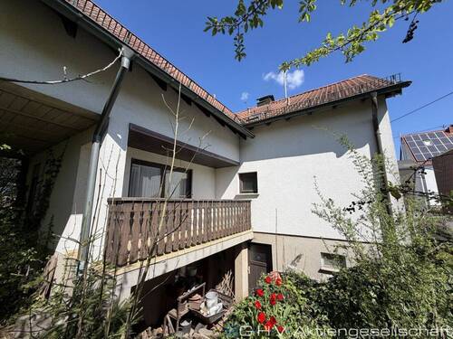 Rückansicht 2 - 6 Zimmer Mehrfamilienhaus, Wohnhaus in Schiffweiler