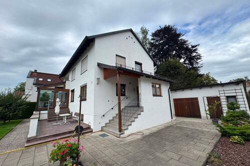 Blick auf das Bestandsgebäude - 