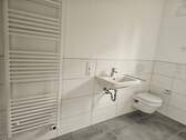Tageslichtbad, Waschbecken, WC - 