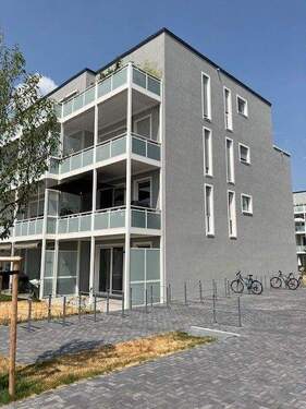 Seitenansicht eines Gebäudes der Wohnanlage - Helle 2-Zimmer-Wohnung in Heppenheim