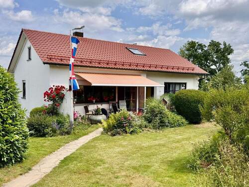 Aussenansicht 2 - 7 Zimmer Einfamilienhaus zum Kaufen in Ochsenhausen