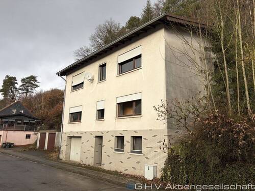 Vorder- und Seitenansicht2 - 6 Zimmer Mehrfamilienhaus, Wohnhaus zum Kaufen in Nohfelden