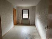 Zimmer 1OG - Mehrfamilienhaus, Wohnhaus mit 151,00 m&sup2; in Nohfelden zum Kaufen