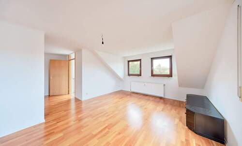 Wohnzimmer - 2 Zimmer Etagenwohnung zum Kaufen in Waiblingen