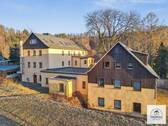 Außenansicht 4 - ++Wohntraum in Sebnitz: Ehem. Gasthaus mit imposanter Außenfläche & über 800 m2 Wohn- & Nutzfläche++