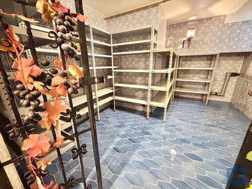 Weinlager / Vorräte - 