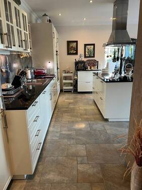 Küche mit Marmordekor Arbeitsplatten - 