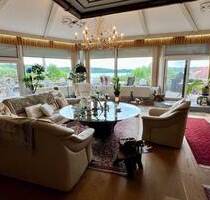 Letzte Einheit: Unikat in der Ostseeregion: Herrliche großzügige Wohnung mit einmaligem Seeblick. Große Terrasse, Schwimmbad, Sauna und Badesteg. - Scharbeutz Pönitz