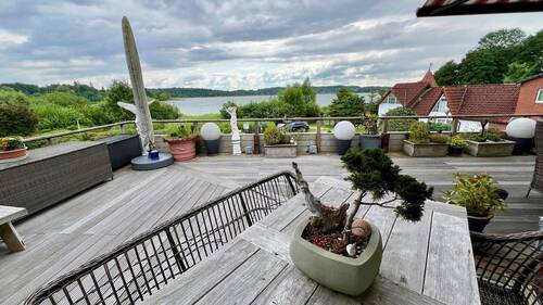 Traumhafte Terrasse mit Bangkirai Holz - 
