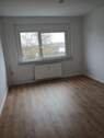 3-Raum WZ 2.jpg - 3 Zimmer Etagenwohnung in Hohe Börde