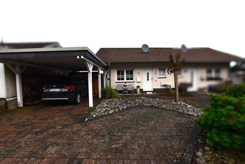 Hausfront.JPG - Einziehen und Wohlfühlen in fantastischer Lage