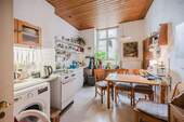Küche mit Essbereich - 2 Zimmer Etagenwohnung in Berlin