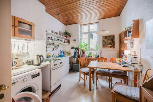 Küche mit Essbereich - 2 Zimmer Etagenwohnung in Berlin
