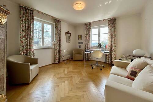 Zimmer im 1.OG - ideal als Büro oder Kinderzimmer - 
